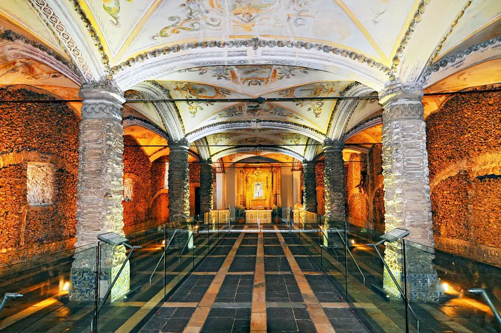 La Cappella delle Ossa, Portogallo