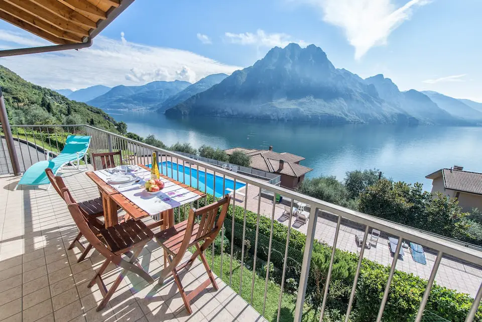 Lakeside Airbnb Apartment in Lombardy Italy