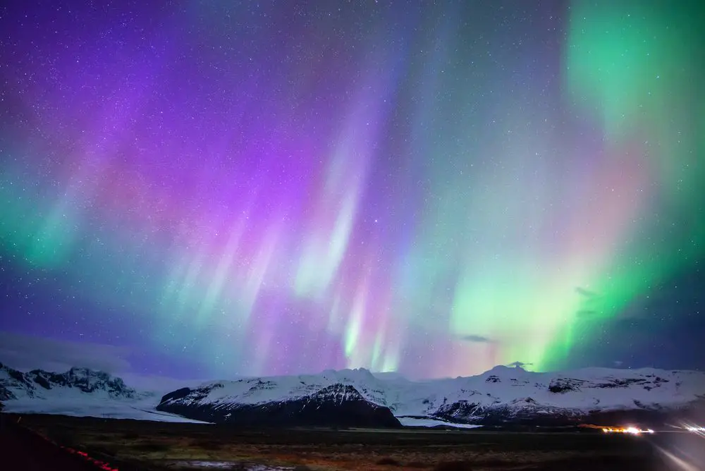 Perché l'aurora boreale ha colori diversi?