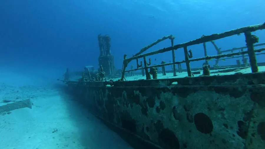Titanic whipwreck